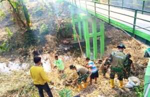 Bukan Cuma Membangun, TMMD Bojonegoro Rawat Jembatan Warga