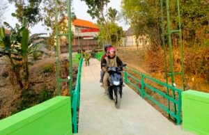 TMMD Bojonegoro, Jembatan Brang Etan Kesongo Masuk Tahap Pengecatan