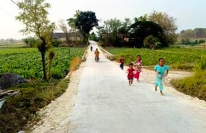 Jalan Cor TMMD Bojonegoro Bikin Anak-anak Mundu Makin Betah Bermain