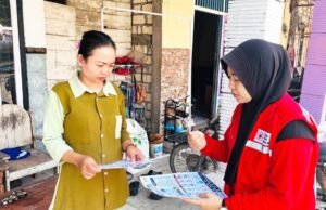 PMI Bojonegoro Antar Air, Lalu Datangi Rumah Warga