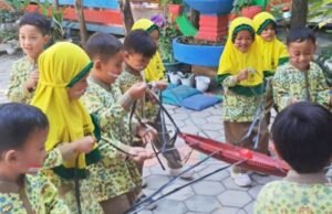 Sambut HUT RI ke-81, Ratusan Siswa TK ABA II Bojonegoro Belajar Nasionalisme Lewat Lomba