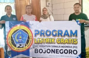 Kado HUT ke-81 RI, PJI Bojonegoro Pasang Listrik Gratis untuk Warga