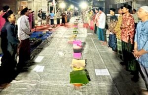 Khidmat, Warga Desa Lengkong Bojonegoro Doakan Pahlawan di HUT RI ke-81