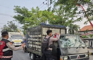 Sambut HUT ke-81 RI, Polres Madiun Semarakkan Jalanan dengan Merah Putih