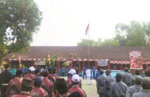 RT RW Bayemgede Kepohbaru Bojonegoro Kompak Upacara HUT RI ke-81, Pesan Kades Bikin Haru