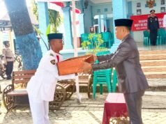Bendera Merah Putih Dikawal Paskibraka Menuju Lapangan Ngaglik Kedungadem Bojonegoro