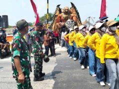 8.000 Warga Meriahkan Karnaval HUT RI di Sungelebak Lamongan