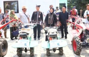 Puluhan Petani Bojonegoro Dapat Alsintan, Ada Pesan Penting Wabup