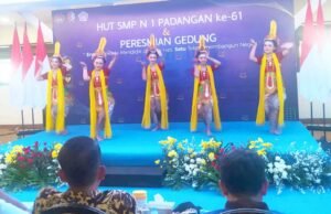 Tari Serampat Bikin Peresmian SMPN 1 Padangan Bojonegoro Makin Meriah
