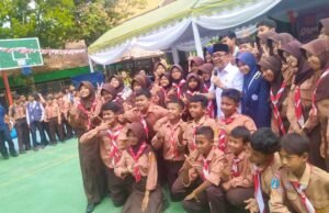Menteri Pratikno Disambut Meriah Siswa SMPN 1 Padangan Bojonegoro
