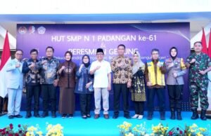 Menko PMK Pratikno Pulang ke SMPN 1 Padangan Bojonegoro, Pesannya Bikin Siswa Terharu